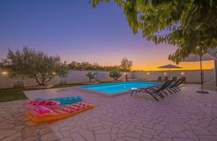 Holiday Home Dinko Pridraga Esterno foto
